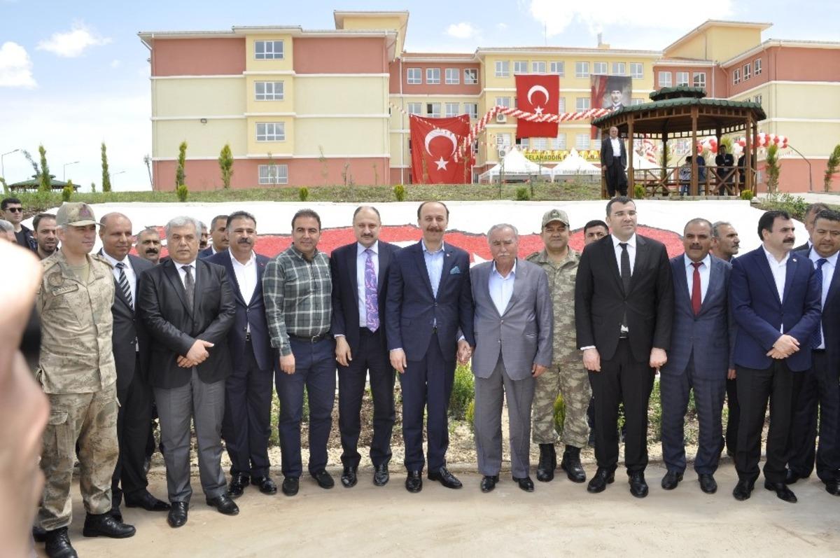 Siverek&rsquo;te 50 milyon TL&rsquo;lik eğitim kompleksi t&ouml;renle a&ccedil;ıldı