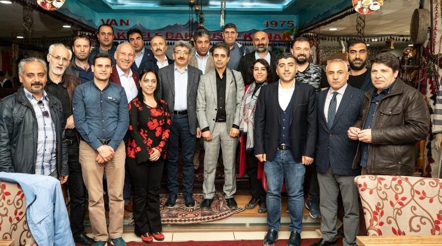 Vali Bilmez: “Kim taş üzerine taş koyarsa onun yanında oluruz”