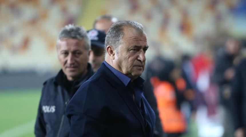 Fatih Terim'den yayıncı kuruluşa &ouml;d&uuml;l t&ouml;reni g&ouml;ndermesi!