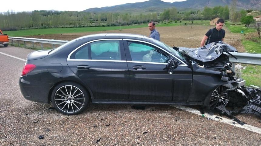 Divriği’de trafik kazası 2 yaralı