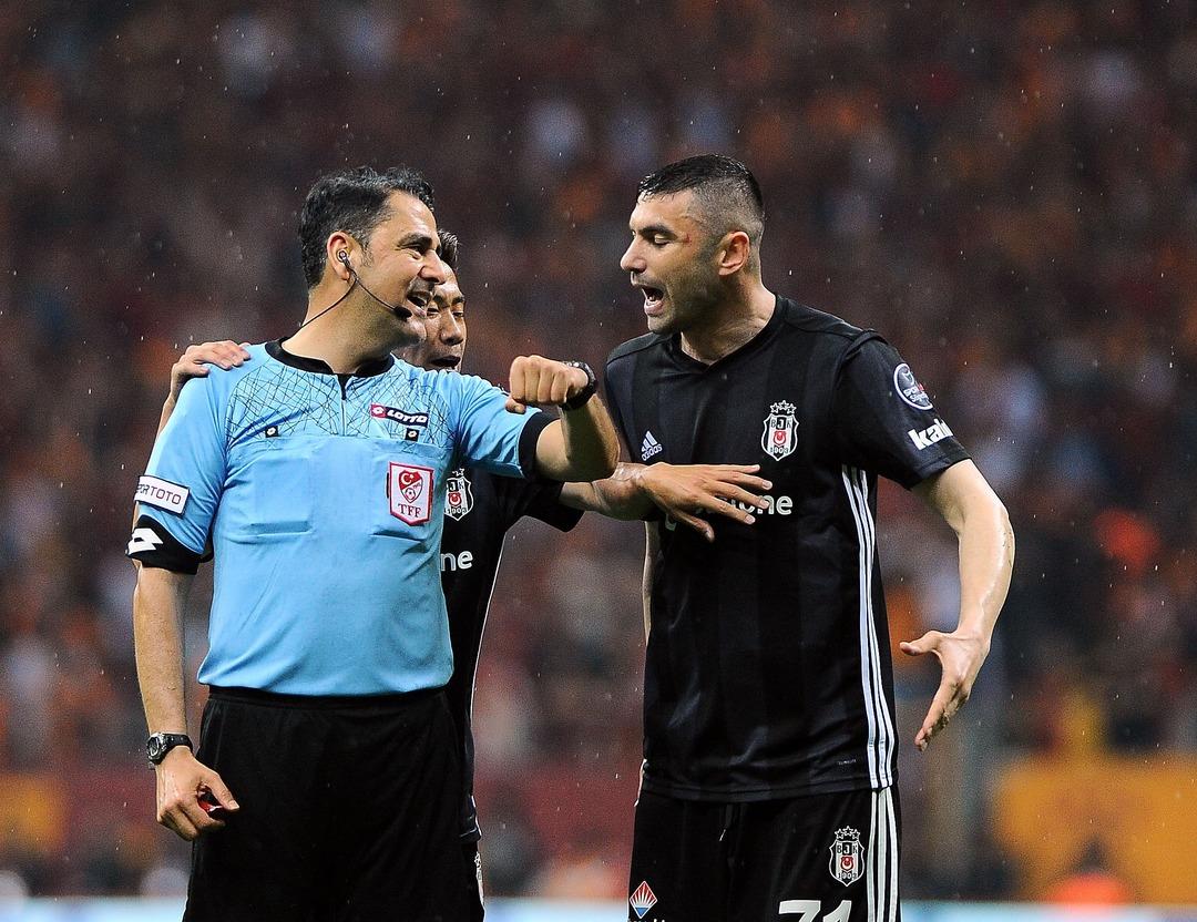Galatasaray - Beşiktaş derbisine B&uuml;lent Yıldırım'ın kararları damga vurdu