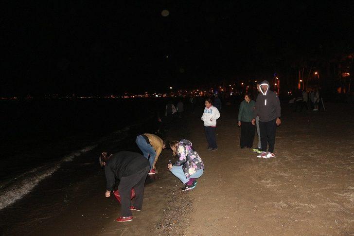 Hıdırellezi kutlamak için sahile akın ettiler G4