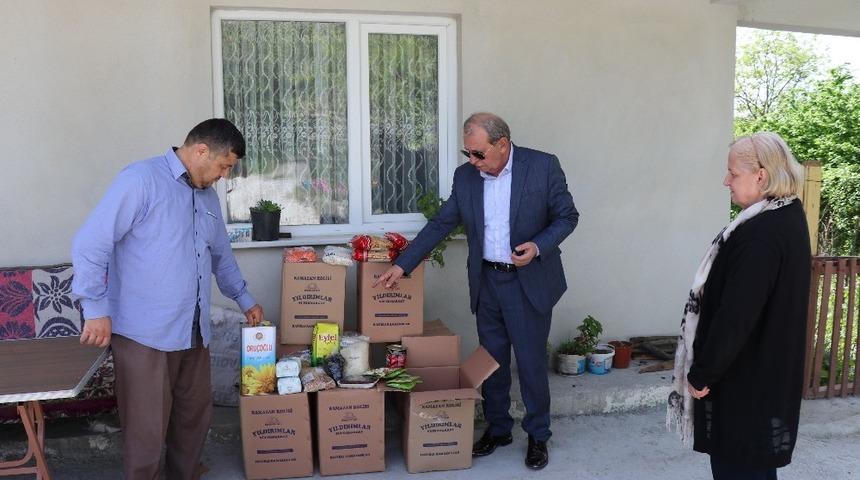 Verem Savaş Derneği Ramazan &ouml;ncesi k&ouml;ylerde kumanya dağıttı