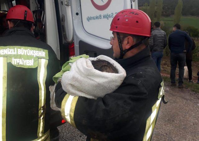 7 kişinin yaralandığı kazada itfaiye eri çocuğu havlu ile ısıtmaya çalıştı