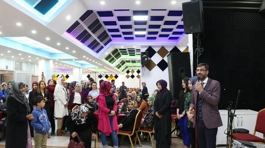 Bitlis Belediyesi kadınlar matinesi d&uuml;zenledi