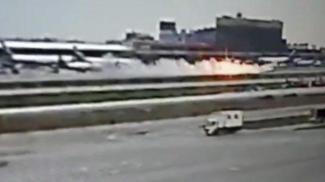 Rusya'da yanan uçaktaki yolcu, facia anlarını kaydetti