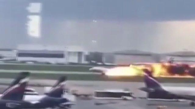Rusya'da yanan uçaktaki yolcu, facia anlarını kaydetti