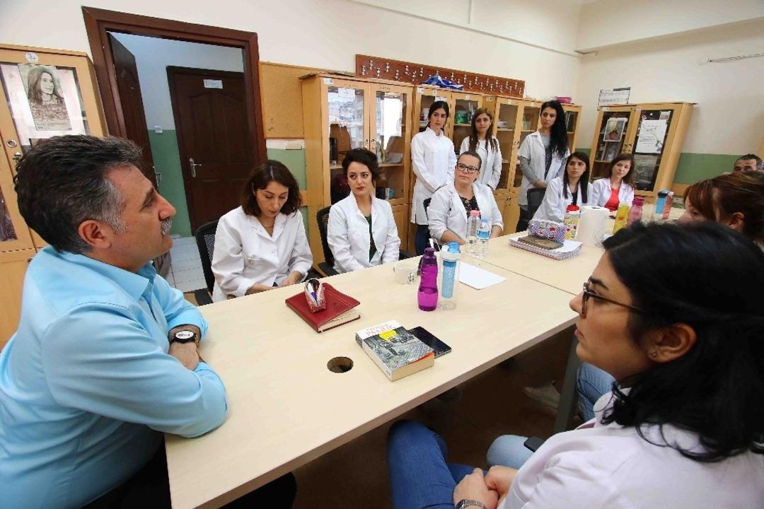 Başkan Sandal, sahaya indi