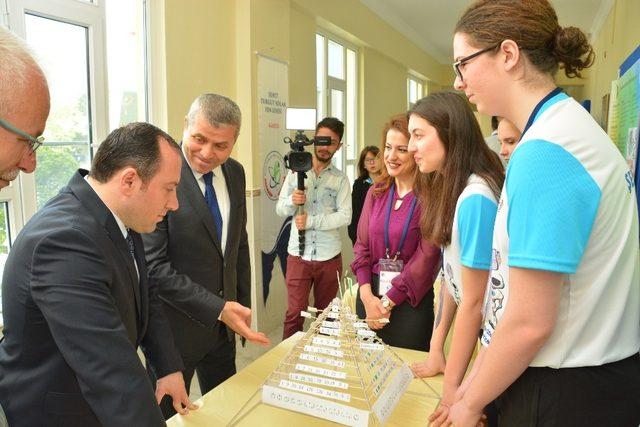 Fen Lisesi öğrencilerinden Bilim fuarı