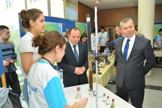 Fen Lisesi öğrencilerinden Bilim fuarı