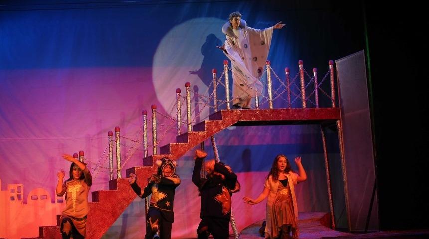 Tiyatronun yıldızları Karşıyaka&rsquo;da yetişecek