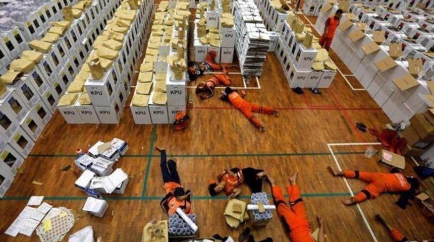 Seçim değil katliam! Ölen sandık görevlisi sayısı 500'e yükseldi!