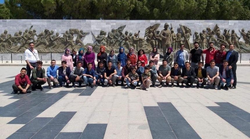 Patnos Işığım Sen Ol Derneği&rsquo;nce Ankara ve &Ccedil;anakkale gezisi d&uuml;zenlendi