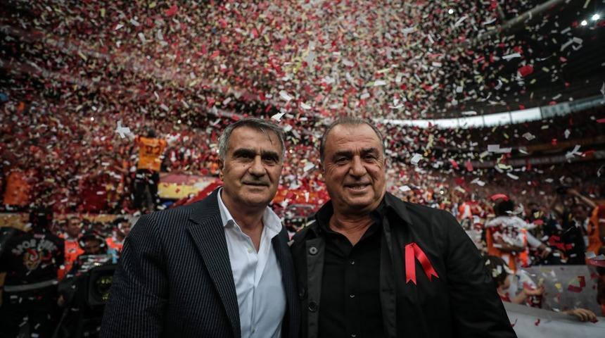 Galatasaray taraftarından ''Tiyatrocu Şenol Güneş'' tezahüratı