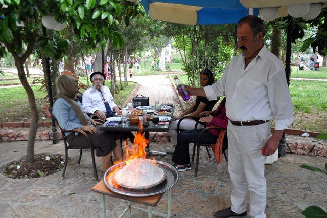 10 kilo tuzun içinde pişiyor