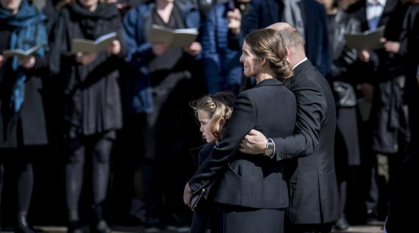 Ünlü milyarder 3 çocuğuna veda etti!