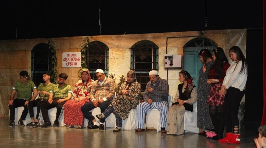 Kilis&rsquo;te &ldquo;Ahıl Adama Sermiye&rdquo; konulu tiyatro g&ouml;sterisi