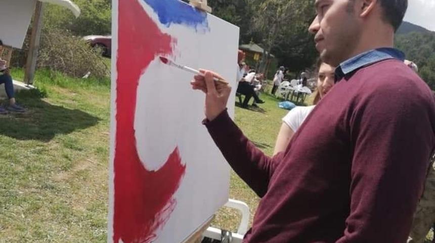 300 kişi T&uuml;rk bayrağı yaptı