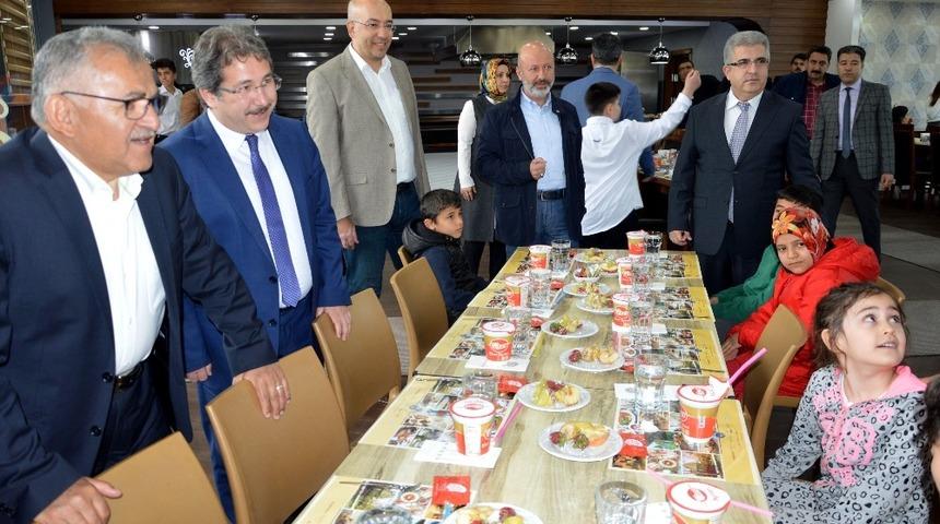 Tip 1 Diyabetli &Ccedil;ocuklara Moral Etkinliği