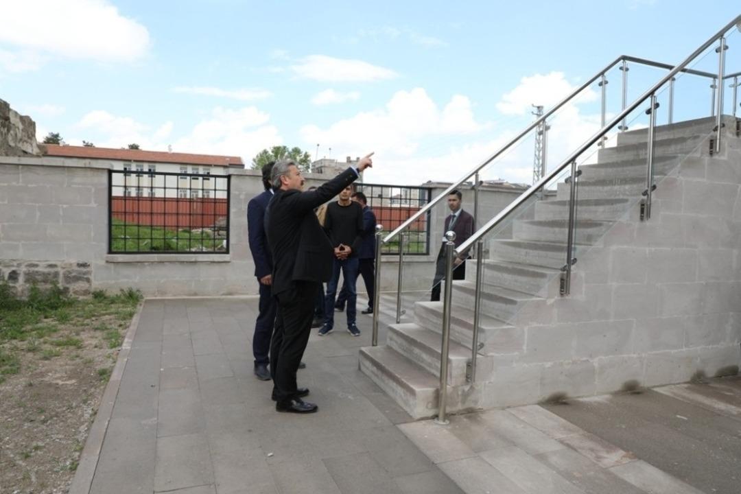 Melikgazi Belediye Başkanı Dr. Mustafa Palancıoğlu: &ldquo;&Ouml;zg&uuml;n Eski Kayseri Evi Olan Jandarma Konağı, Kayseri K&uuml;lt&uuml;r ve Turizmine Hizmet Verecektir&rdquo;