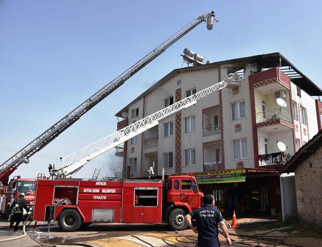 Evi yanarken, sinir krizi geçirdi