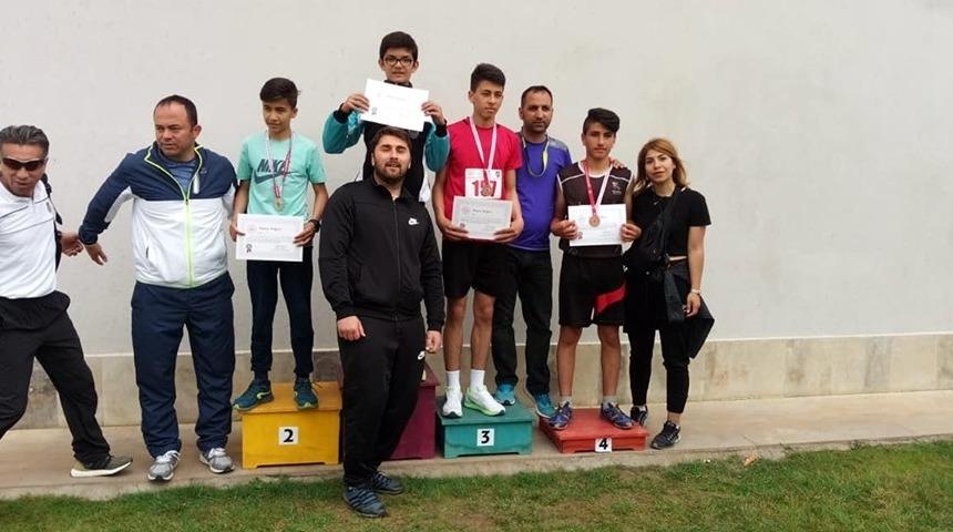 Simavlı atletin hedefi T&uuml;rkiye şampiyonası