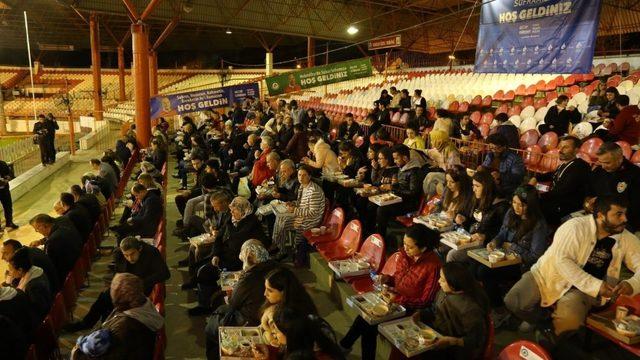 Er Meydanı’nda sahur bereketi