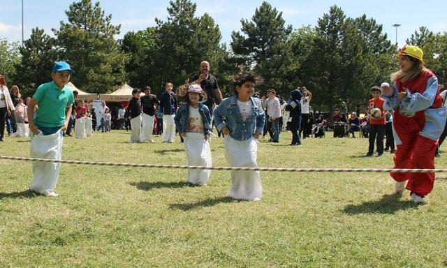 Sığınmacı ve göçmen çocuklar bahara Çankaya’da ’Merhaba’ dedi