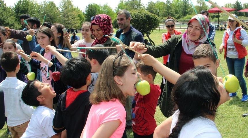 Sığınmacı ve göçmen çocuklar bahara Çankaya’da ’Merhaba’ dedi