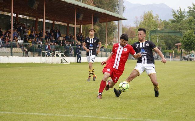 Döşemealtı Futbol Takımı namağlup şampiyon oldu