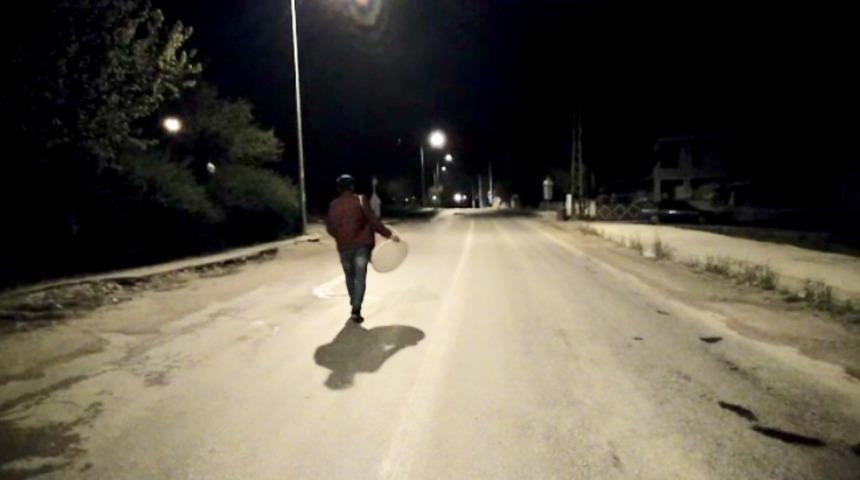 Davulcular maniler eşliğinde ilk sahura kaldırdı