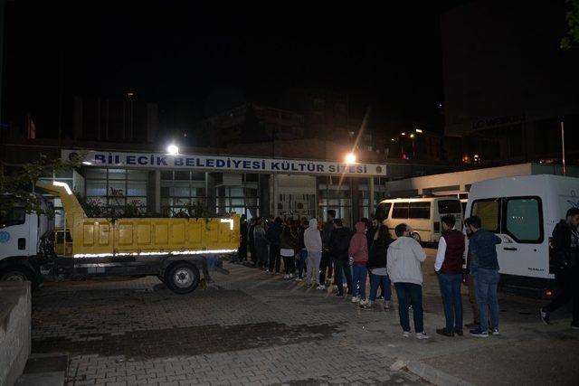 Yüzlerce kişi aynı sofrada sahur yaptı