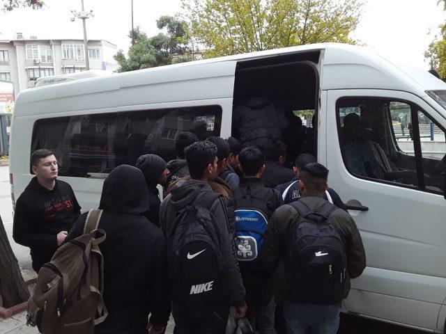 Keşan'da 23 kaçak yakalandı, 1 organizatör tutuklandı