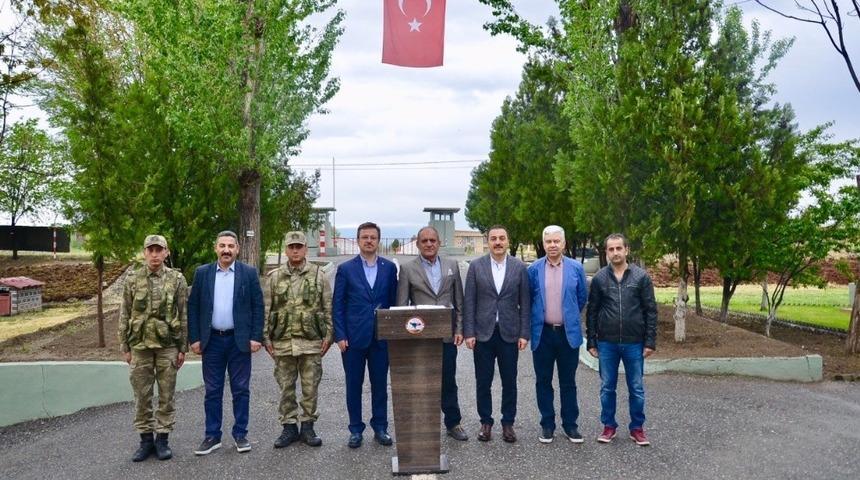 Vali Ünlü, Alican Sınır Karakolunu ziyaret etti