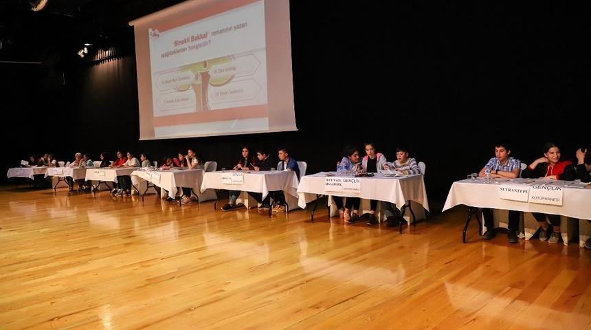 Şehitkamil gen&ccedil;lik k&uuml;t&uuml;phaneleri bilgide yarıştı