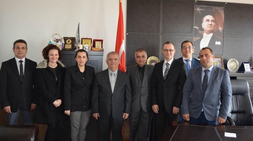 Başarılı personel belge ile &ouml;d&uuml;llendirildi