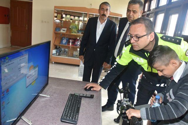 Hakkari’de Karayolu Trafik Haftası kutlandı