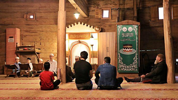 Çivisiz caminin sekiz asırlık geleneği G5