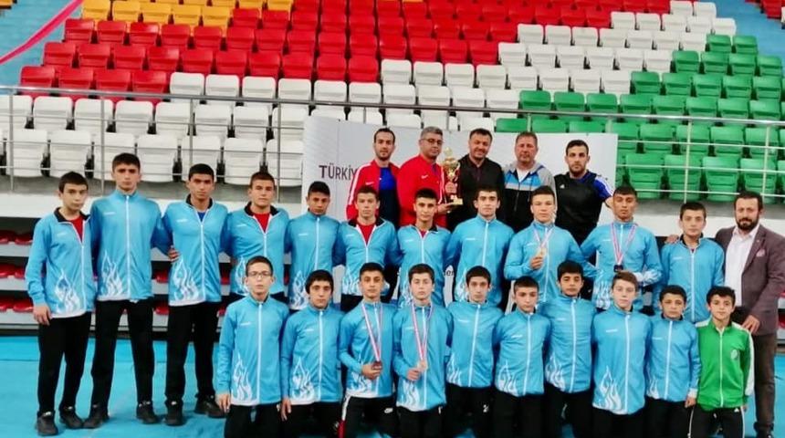 Kayserili g&uuml;reş&ccedil;iler klasiklere devam ediyor