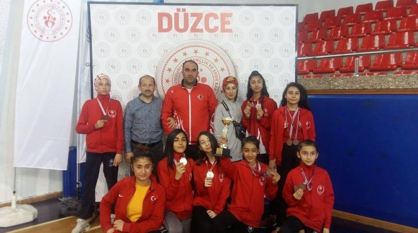 Analig Taekqondo&rsquo;da Kayseri Takımı T&uuml;rkiye &Uuml;&ccedil;&uuml;nc&uuml;s&uuml; Oldu