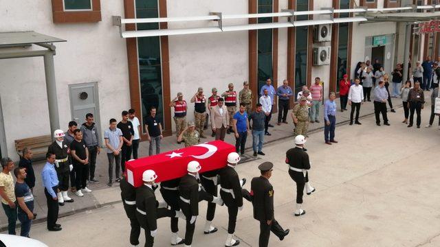 Şırnak şehidi Sözleşmeli Er, Hatay'da son yolculuğuna uğurlandı