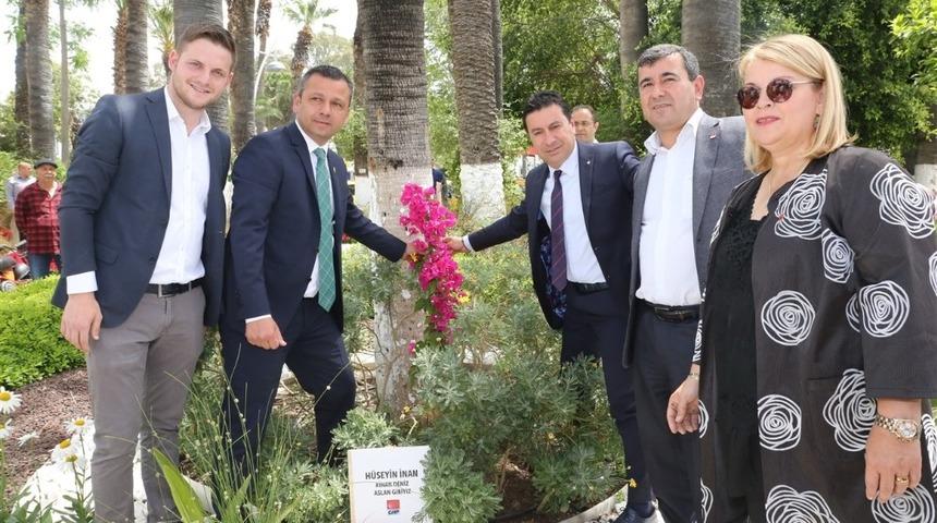Bodrum&rsquo;da Deniz ve arkadaşları i&ccedil;in &uuml;&ccedil; fidan dikildi