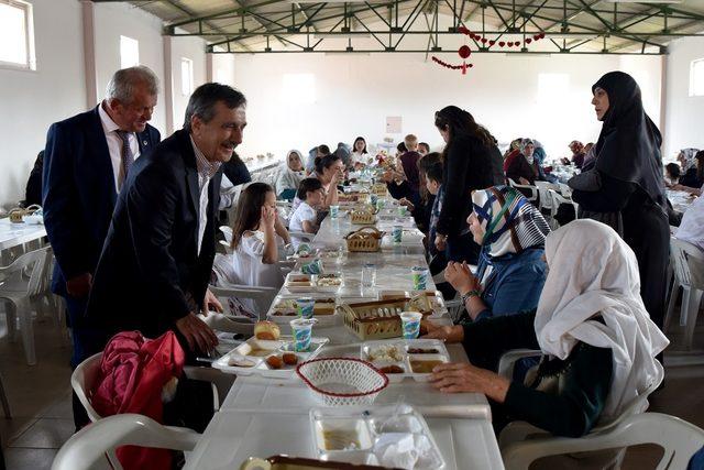 Başkan Ataç yağmur ve şükür dualarına katıldı