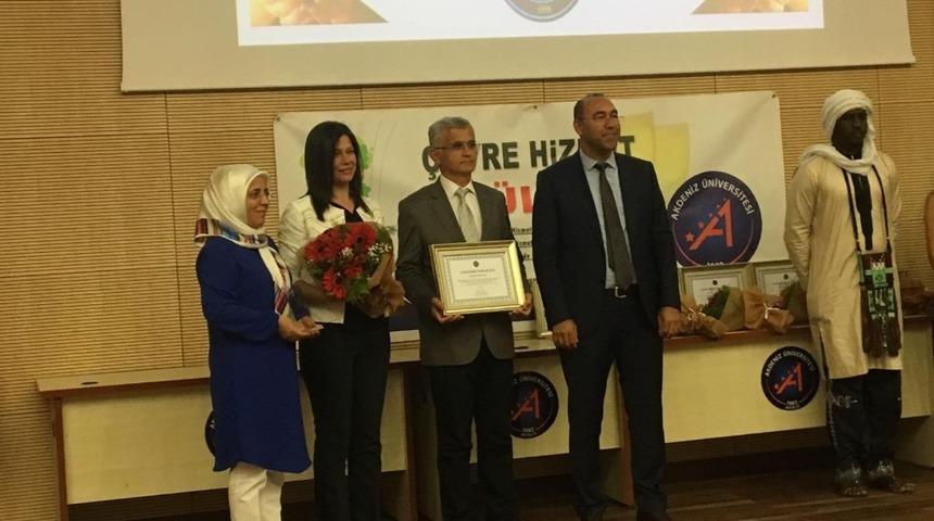 Kumluca Anadolu Lisesi’ne Çevre Hizmet Ödülü