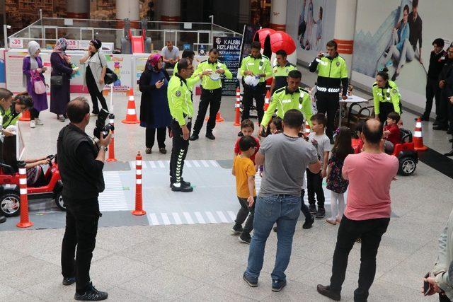 Çocuklarda trafik bilinci oluşturmak amacıyla etkinlik düzenlendi