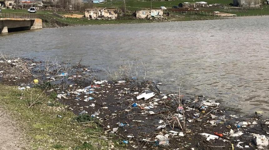 Alparslan-1 Barajında &ccedil;evre kirliliği