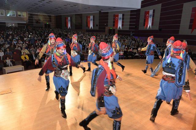 KMÜ’de halk oyunları gösterisi