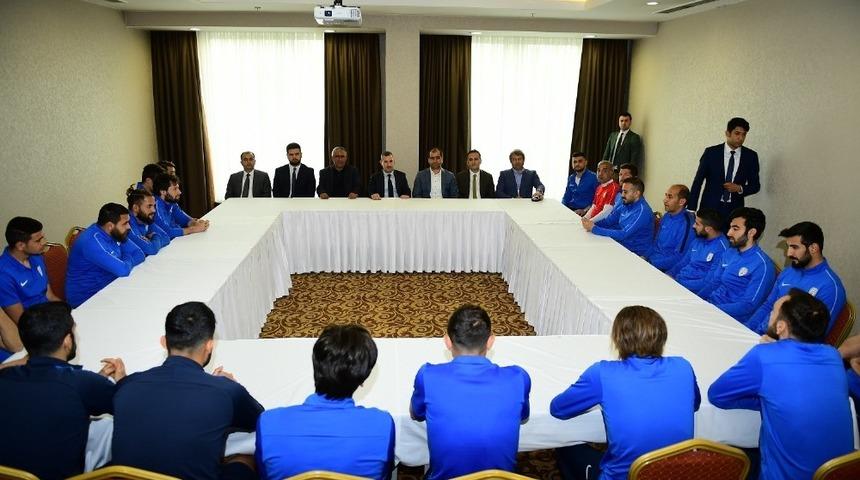 &Ccedil;ınar&rsquo;dan Yeşilyurt Belediyespor kampına moral ziyareti