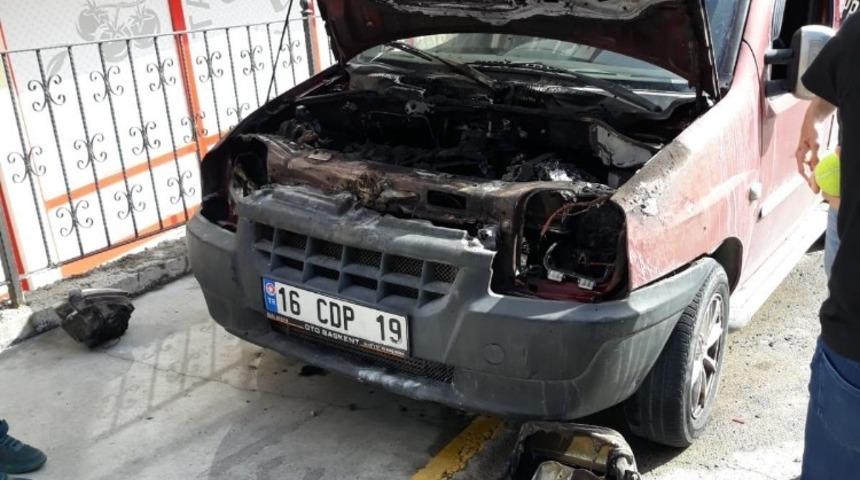 Yanan ara&ccedil; kullanılamaz hale geldi