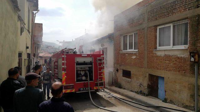 Sayaç okumaya gitti, baba- oğlun hayatını kurtardı